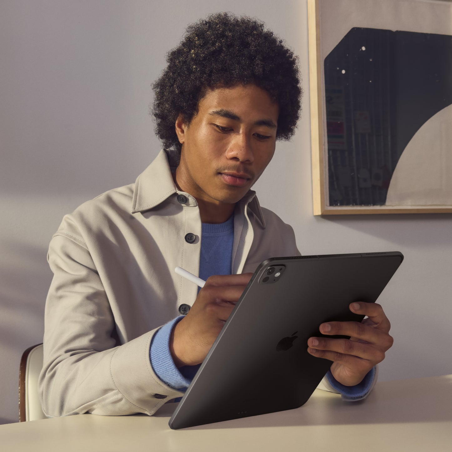 iPad Pro 13-inch M4 chip Wi-Fi + Cellular 256GB